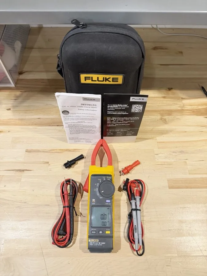 Тестер Fluke 393 FC True RMS Clamp Meter 1500V CAT III, Compact IP54 Rated