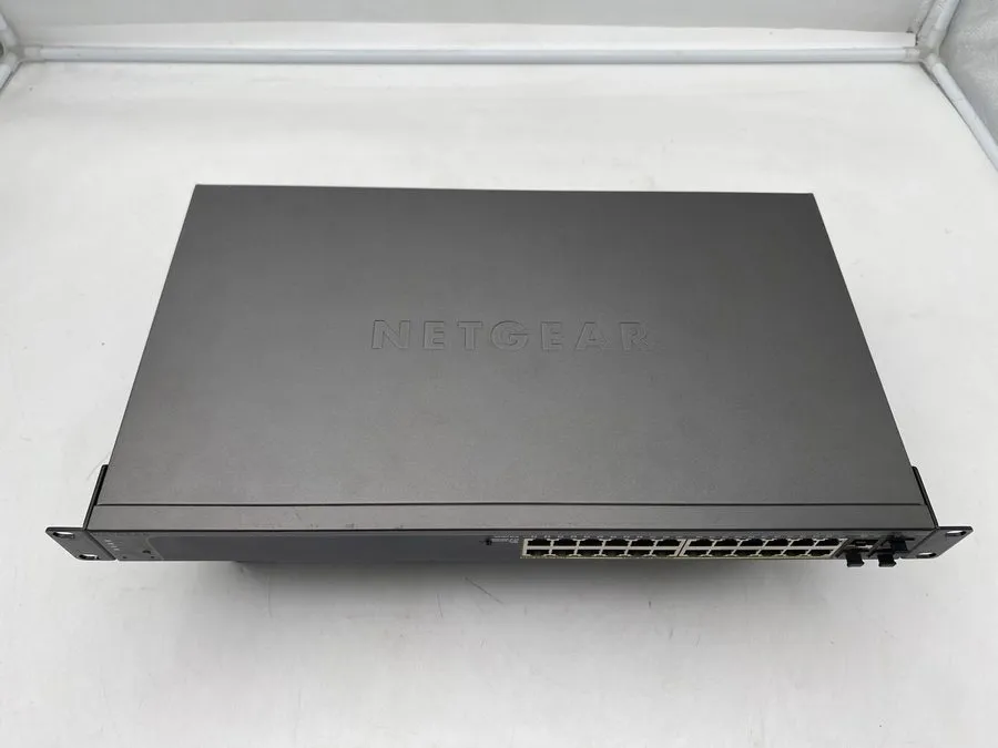 Коммутатор NETGEAR GS728TP Pro 24 Port Gigabit Smart PoE+ Switch 190W 4x SFP GS7