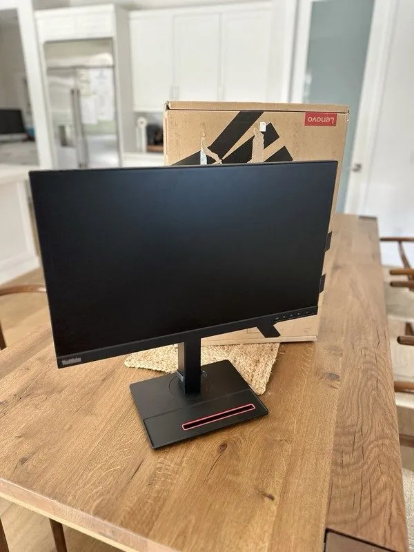 Монитор Lenovo ThinkVision T24i-20 23.8" 1920x1080 Flat Panel Monitor LED