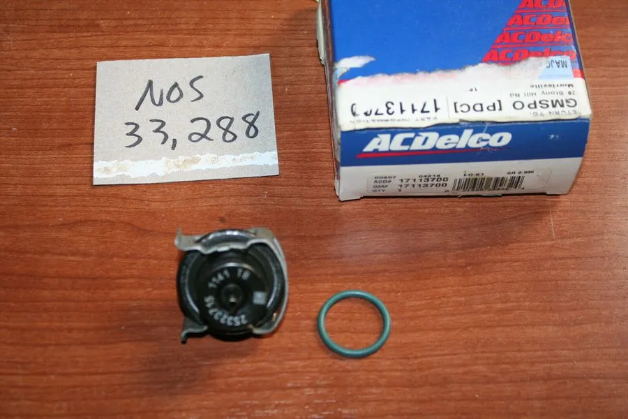 Трубопроводная арматура ACDelco 17113700 Fuel Injection Pressure Regulator with 