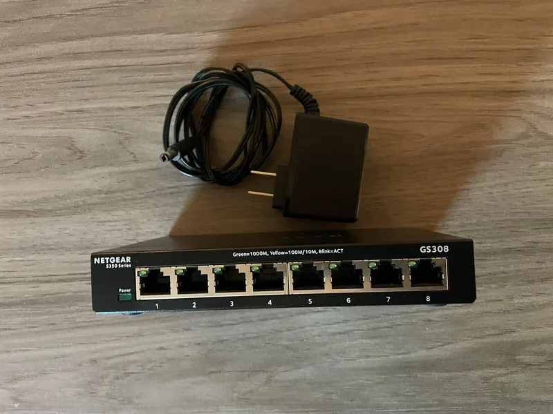 Коммутатор NETGEAR GS308v3 Black 8-Port Gigabit Ethernet Unmanaged Switch