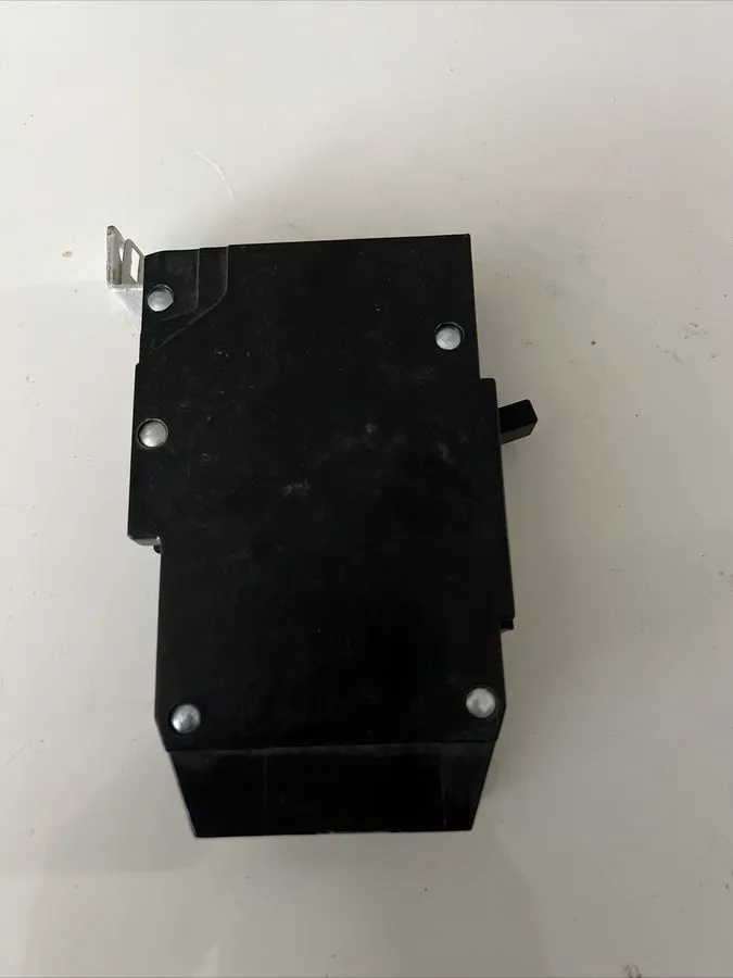 Автоматический выключатель Ge Tey120 Molded Case Circuit Breaker, Tey Series, 20 — фото лота 2