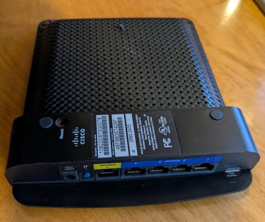 Маршрутизатор Linksys E1200-NP Wireless Router N300 Capacity Group A 4 Port Wi-F