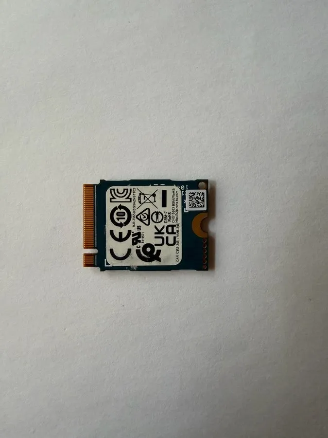 SSD-накопитель Kioxia Toshiba BG5 256GB KBG50ZNS256G SSD M.2 NVMe 2230 PCIe Gen4 — фото лота 1