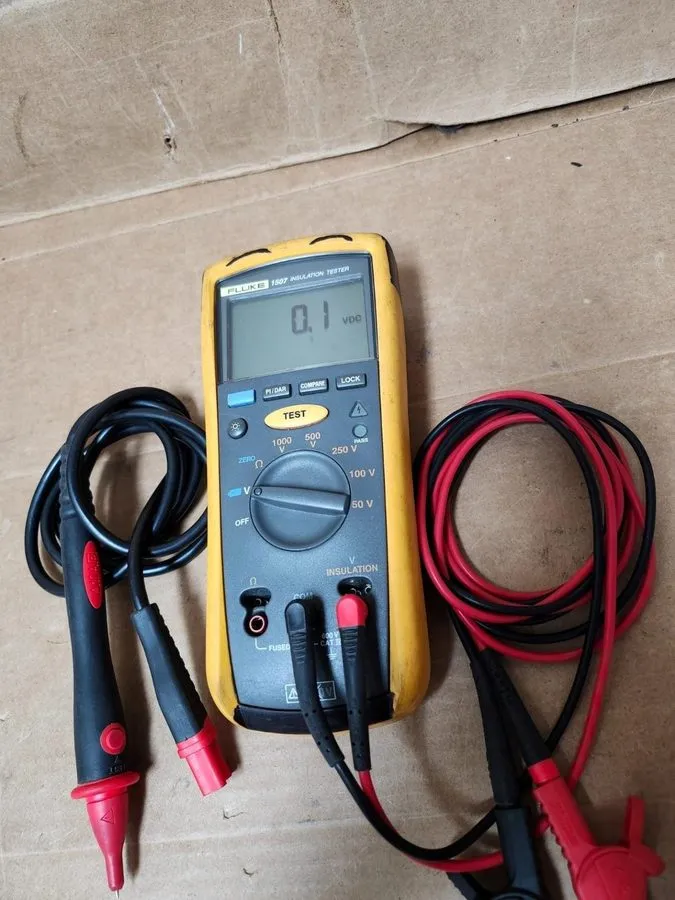 Тестер Fluke 1507 Insulation Resistance Tester Megohmmeter
