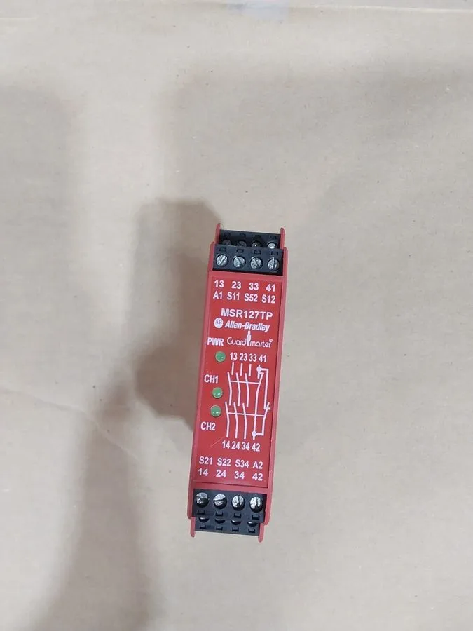 Реле безопасности Allen-Bradley 440R-N23132 MSR127TP Safety Relay 24VAC/DC Ser B