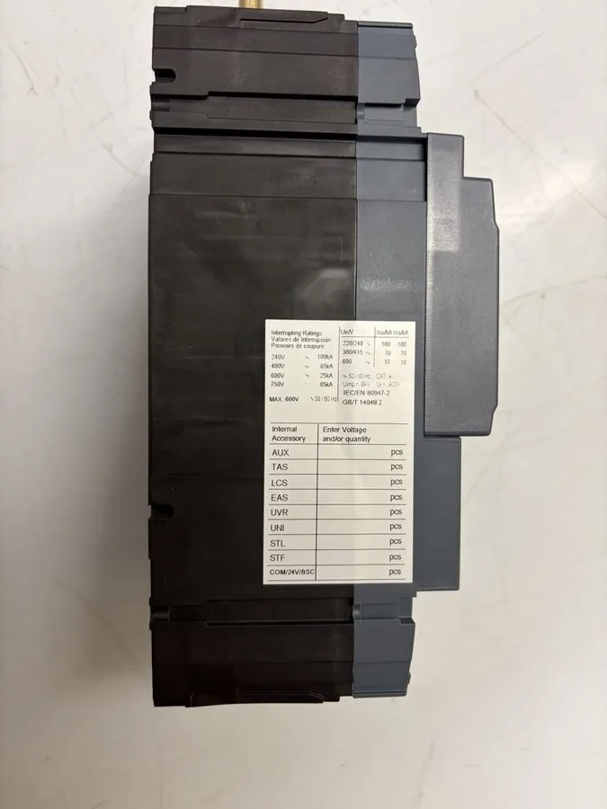 Автоматический выключатель Siemens 3VA5222-6ED31 E01 Circuit Breaker 225A 3P 600 — фото лота 1