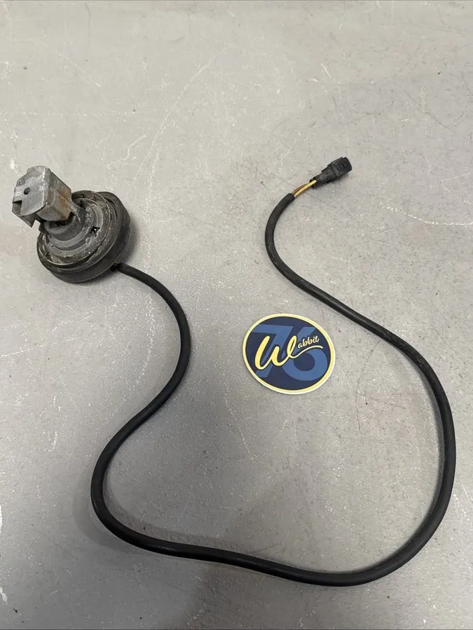 Жгут проводов VW Cabriolet Inner Headlight Head Light Lamp Bulb Harness 134 718- — фото лота 2
