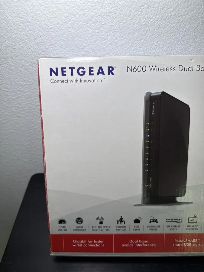 Маршрутизатор Netgear N600 300 Mbps 4-Port Gigabit Wireless N Router (WNDR3700)