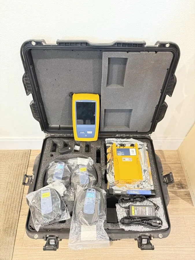 Тестер FLUKE NETWORKS OFP2-100-QI OPTIFIBER PRO QUAD OTDR V2 KIT (CALIBRATED 202