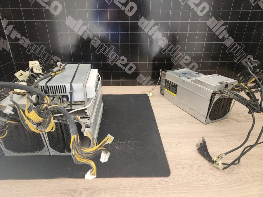 Микросхема ПЛИС SQRL Forestkitten Rev A3 (FK33) Xilinx Virtex VU33P FPGA