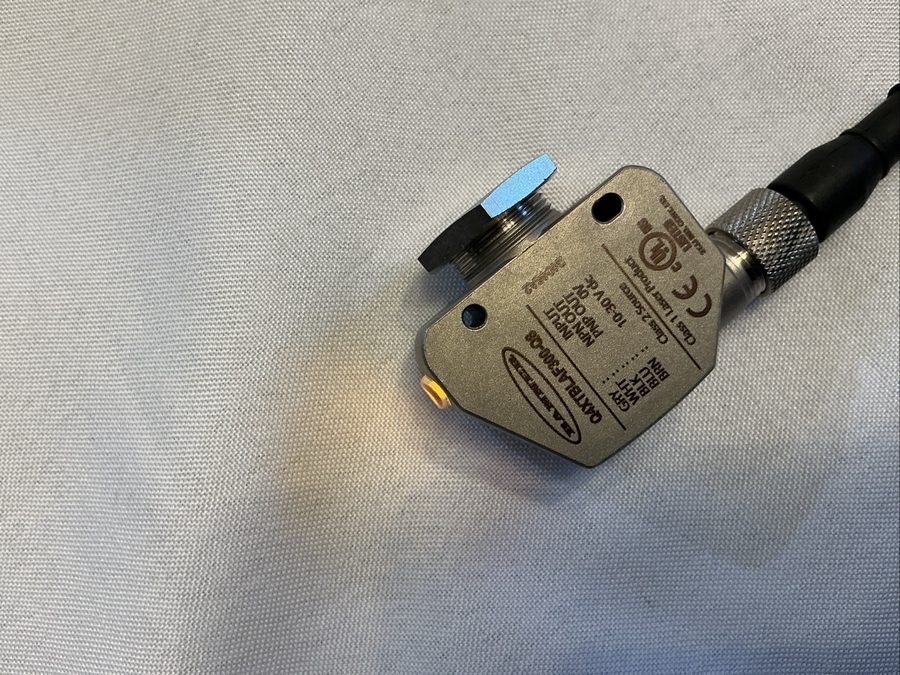 Фотоэлектрический датчик Banner Q4XTBLAF300-Q8 Photoelectric Sensor, 10-30VDC — фото лота 1