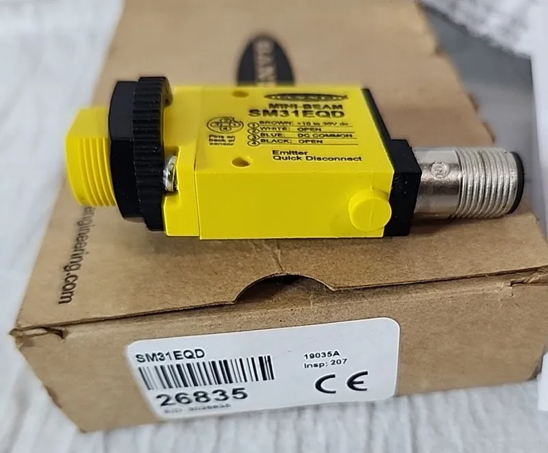 Фотоэлектрический датчик Banner SM31EQD Mini-Beam Photoelectric Emitter Sensor 1