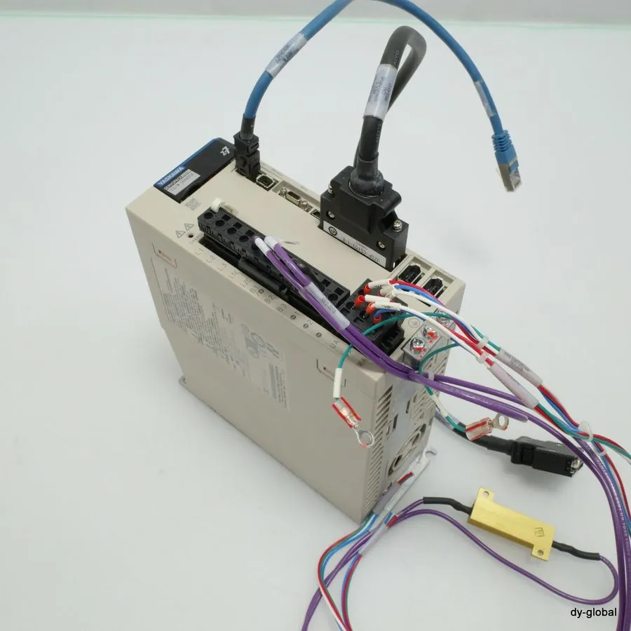 Сервопривод YASKAWA SGD7W-2R8A20A SERVOPACK 400W/axis x2 DRV-I-3036=9D24