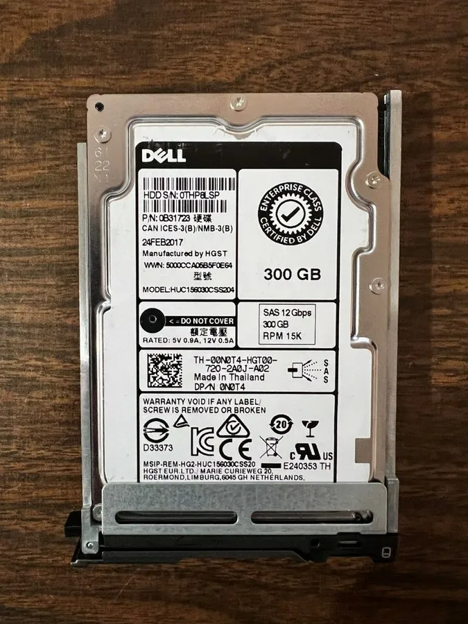 Жёсткий диск 0N0T4 Dell 300GB 15K SAS 12Gb/s SFF HDD HUC156030CSS204 00N0T4