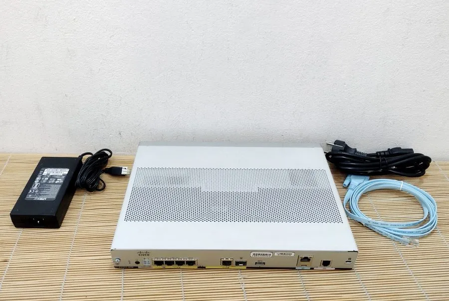 Маршрутизатор Cisco C1117-4PM Router — фото лота 1