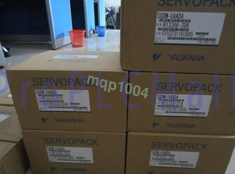 Сервопривод YASKAWA Drives SGDM-04ADA 200V ServoPack Expedited Shipping~