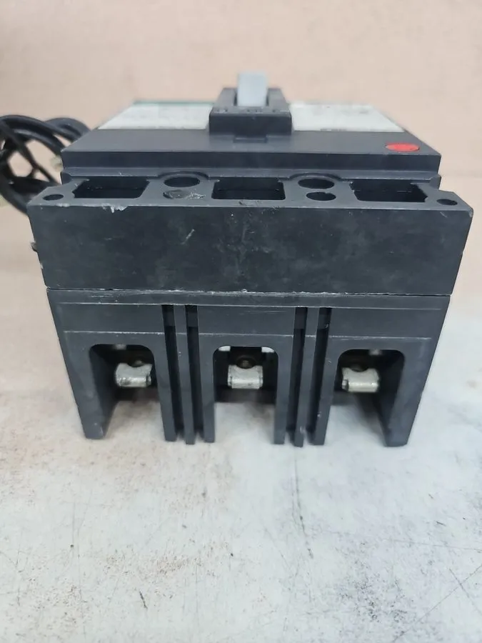Автоматический выключатель GE TED134020 20-Amp 3-Pole Industrial Circuit Breaker