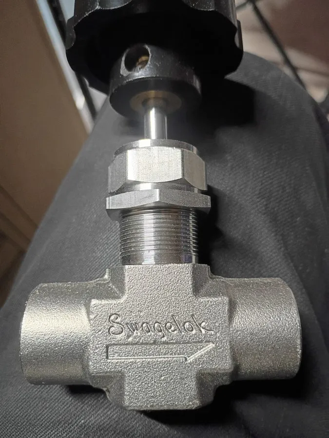 Клапан Swagelok SS-18RF8-BKP Stainless Steel Needle Valve S05582337B Model — фото лота 2