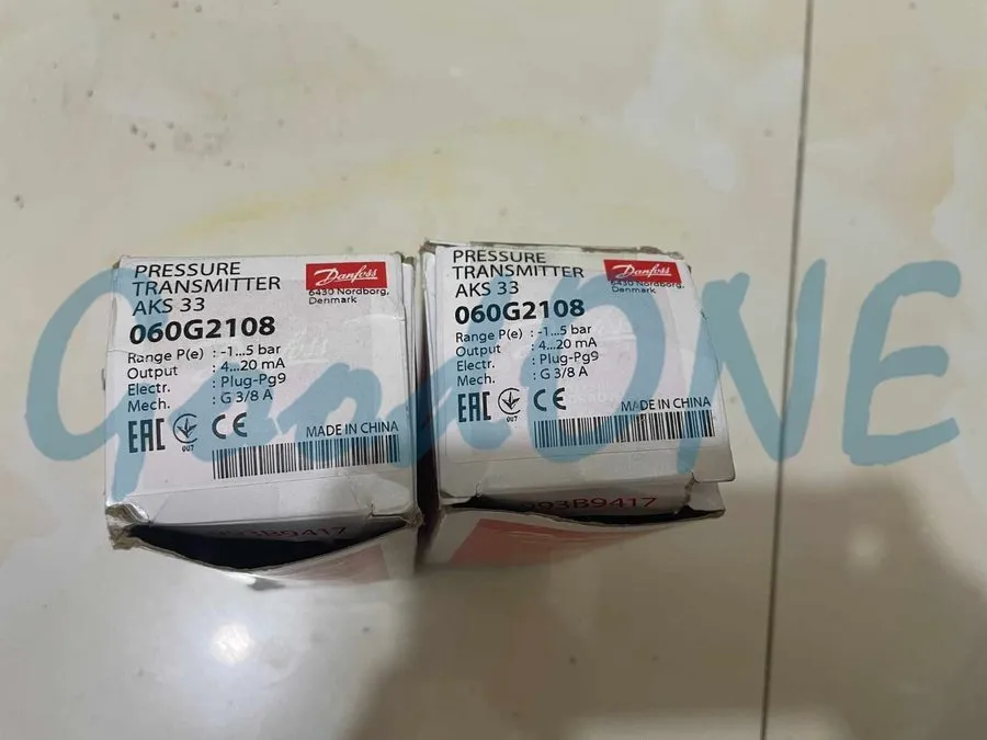 Датчик давления Danfoss AKS33 060G2108 Pressure Transmitter