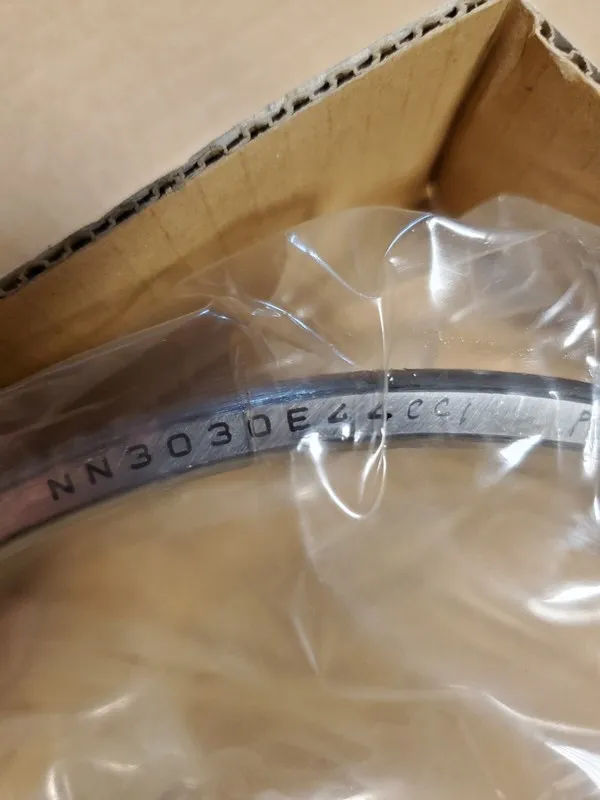 Подшипник Nn3030mbkre44cc1p4 SKF Precision Bearing d 150 mm D 225 mm Outer Ring 