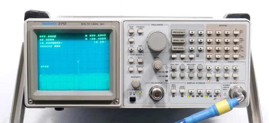 Анализатор спектра Tektronix 2712 Spectrum Analyzer 9khz to 1.8Ghz NR parts or r