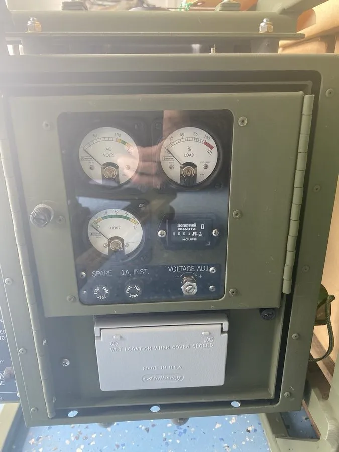 Дизель-генератор MEP-531A. 2 KW Military Portable Diesel Generator — фото лота 1