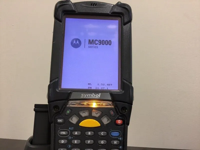 Сканер штрих-кода Symbol Motorola MC9090-GK0HJEFA6WR Wireless 2D Barcode Scanner — фото лота 1