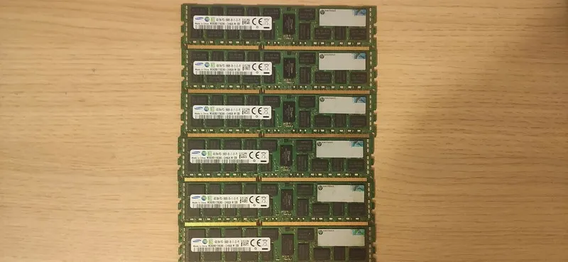 Модуль памяти Samsung M393B5170GB0-CH9Q9 DDR3 PC3-10600R 24Gb (6x4Gb) Registered