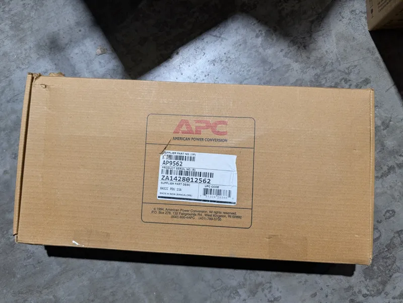 Блок розеток APC AP9562 Basic PDU 15A 100V-120V/15A 10 Outlets 1U