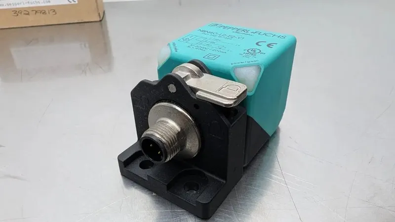Датчик приближения Pepperl & Fuchs Proximity Sensor NBN40-L2-E2-V1 187484 10-30V