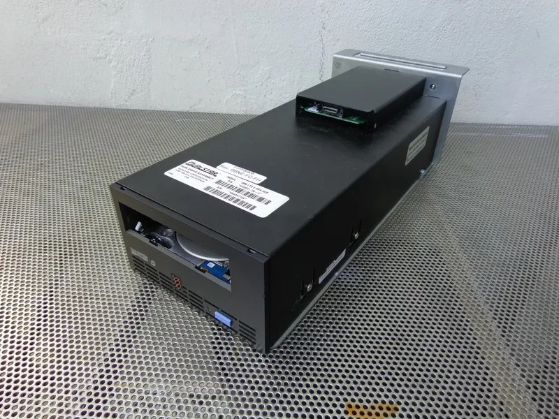 Ленточный привод Qualstar IBM LTO5 DFA 8GB Tape Drive FC 8GB Ultrium5