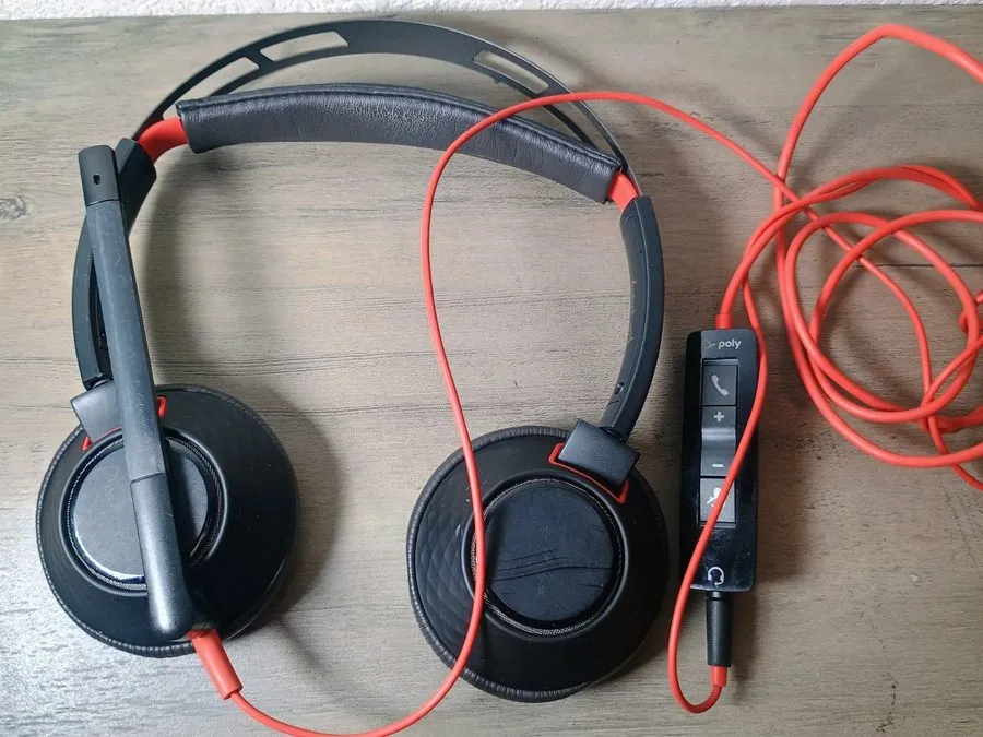 Poly USB Headset Red In-Line Controls Double Earpiece Boom Mic Headband C5200