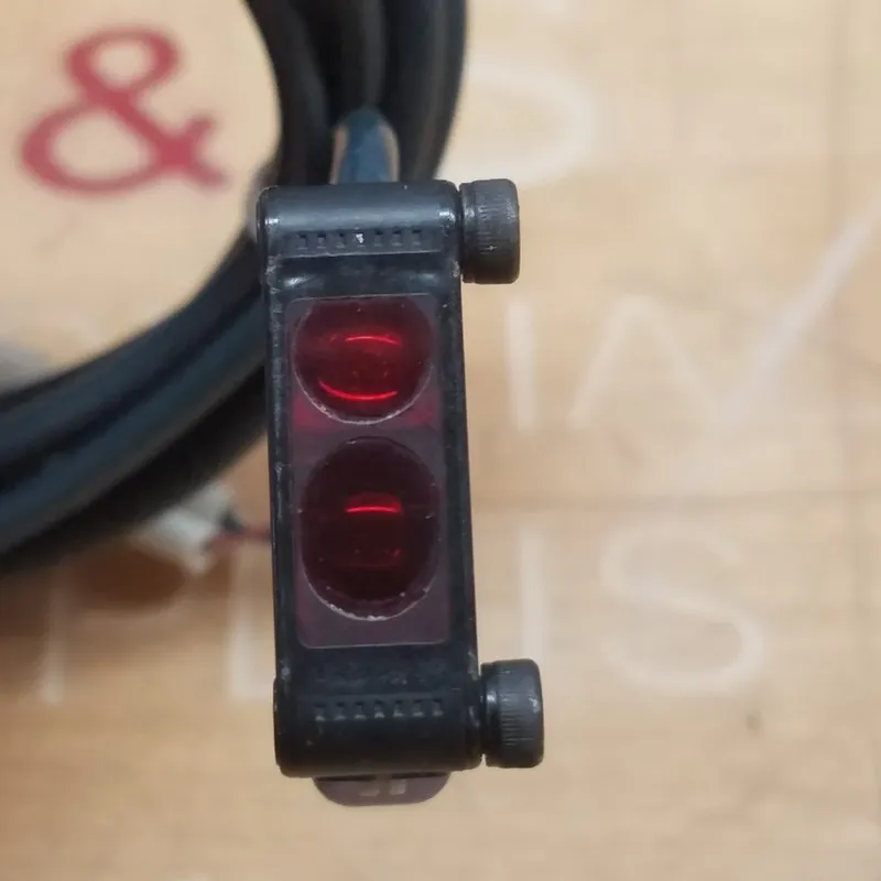 Фотоэлектрический датчик Omron E3Z-LS61 NPN Photoelectric Sensor, 12 / 24 VDC