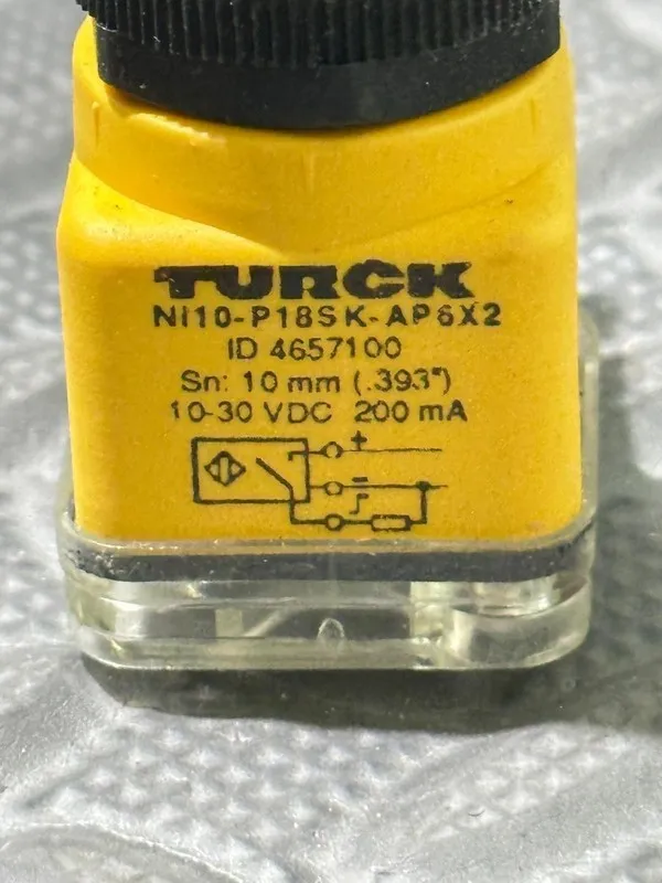 Датчик приближения Turck ProXimity Sensor NI10-P18SK-AP6X2 10mm 24V 200mA — фото лота 1