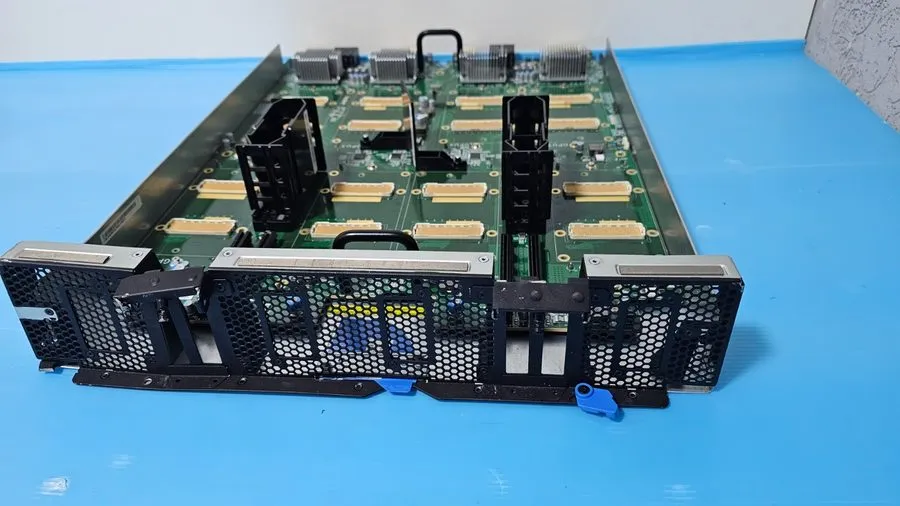 Материнская плата NVIDIA DGX-1 3RS2WBB0010 SXM2 Server Motherboard missing locki — фото лота 1