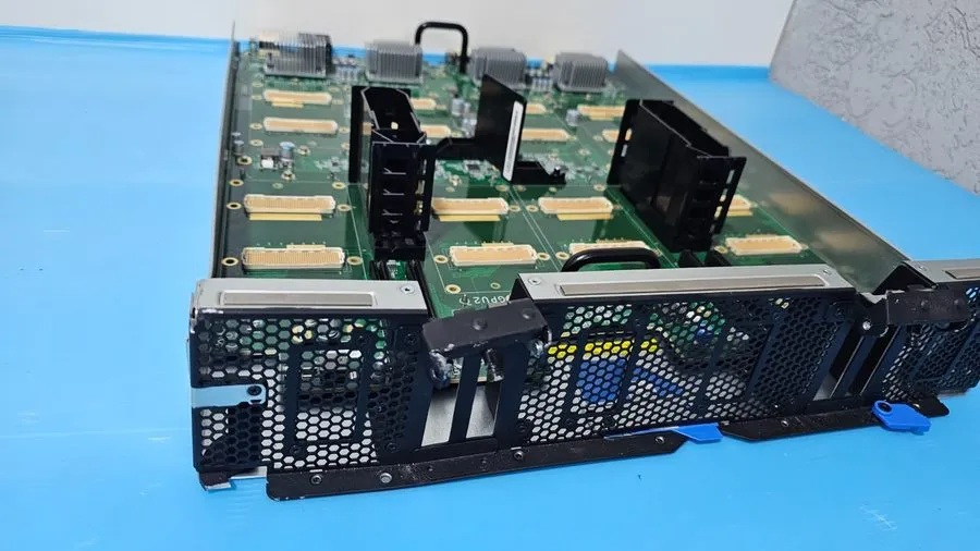 Материнская плата NVIDIA DGX-1 3RS2WBB0010 SXM2 Server Motherboard missing locki — фото лота 2