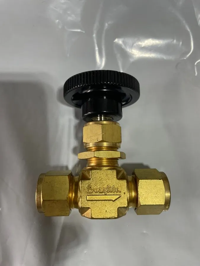 Клапан Swagelok B-1VS8 Needle Valve 1/2" Tube OD 316 Brass — фото лота 1