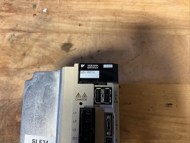Сервопривод SGDV-1R9D11A Yaskawa Servo Driver