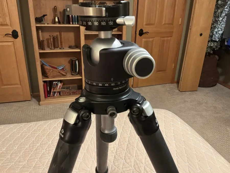Оборудование видеонаблюдения Really Right Stuff Versa-24 Carbon Tripod W/ BH-55, — фото лота 1