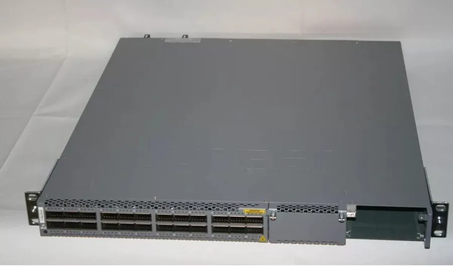 Коммутатор Juniper QFX5100-24Q-AFO 24x QSFP+ Ports Ethernet Switch 2x JPSU-650W-