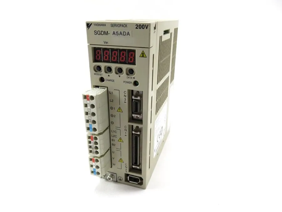 Серводвигатель Yaskawa Electric 0.05kW Servopack Servo Motor Drive SGDM-A5ADA