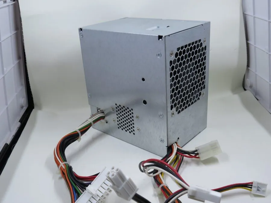 Блок питания Dell PowerEdge T110 305W Power Supply L305P-01 PS-6311-5DF2-LF N238 — фото лота 1