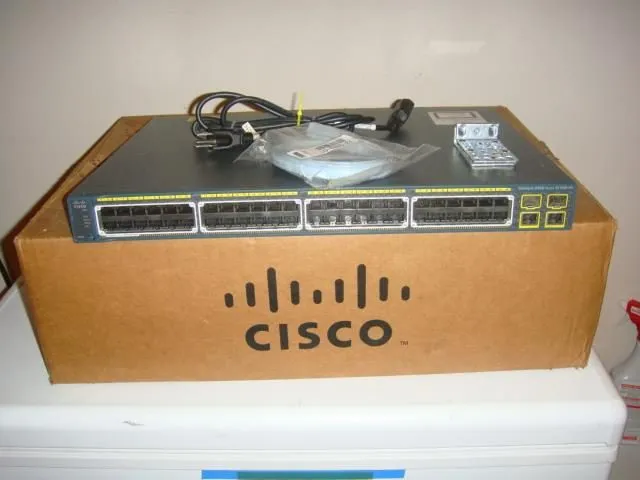 Коммутатор Cisco Catalyst WS-C2960-48PST-S 48-Port 10/100 PoE 2xGbE 2xSFP Switch