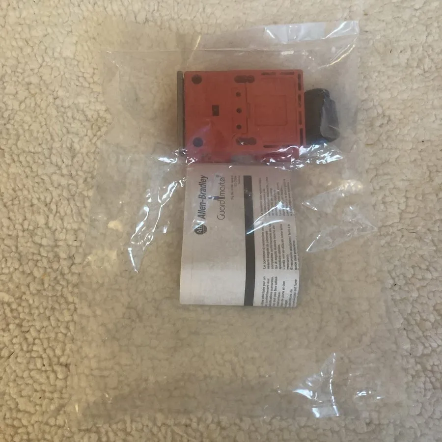 Реле безопасности Allen Bradley Guardmaster Trojan T15 Safety Interlock Switch 4 — фото лота 1