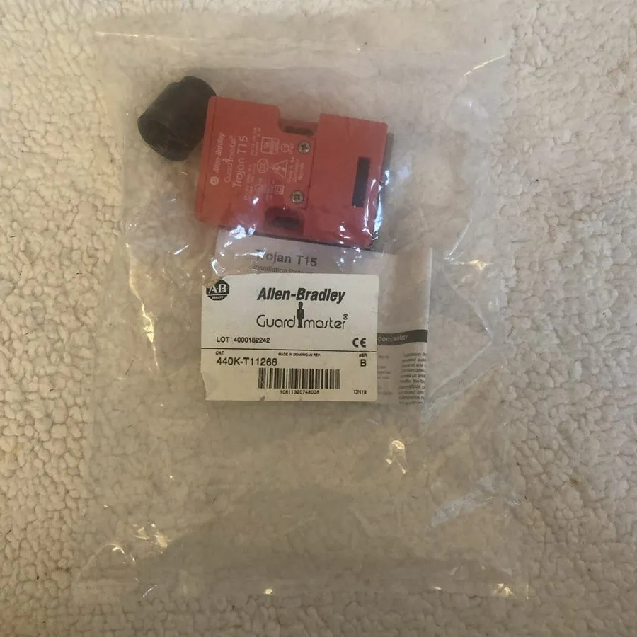 Реле безопасности Allen Bradley Guardmaster Trojan T15 Safety Interlock Switch 4 — фото лота 2