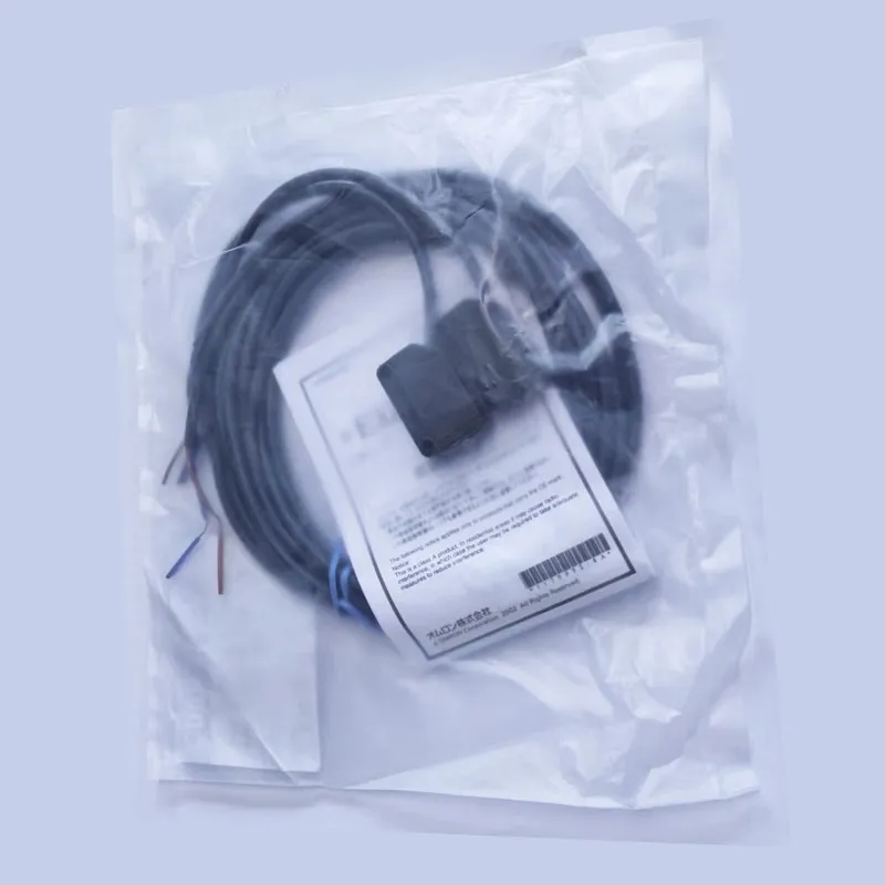 Фотоэлектрический датчик Omron photoelectric switch sensor 12-24VDC E3Z-T61