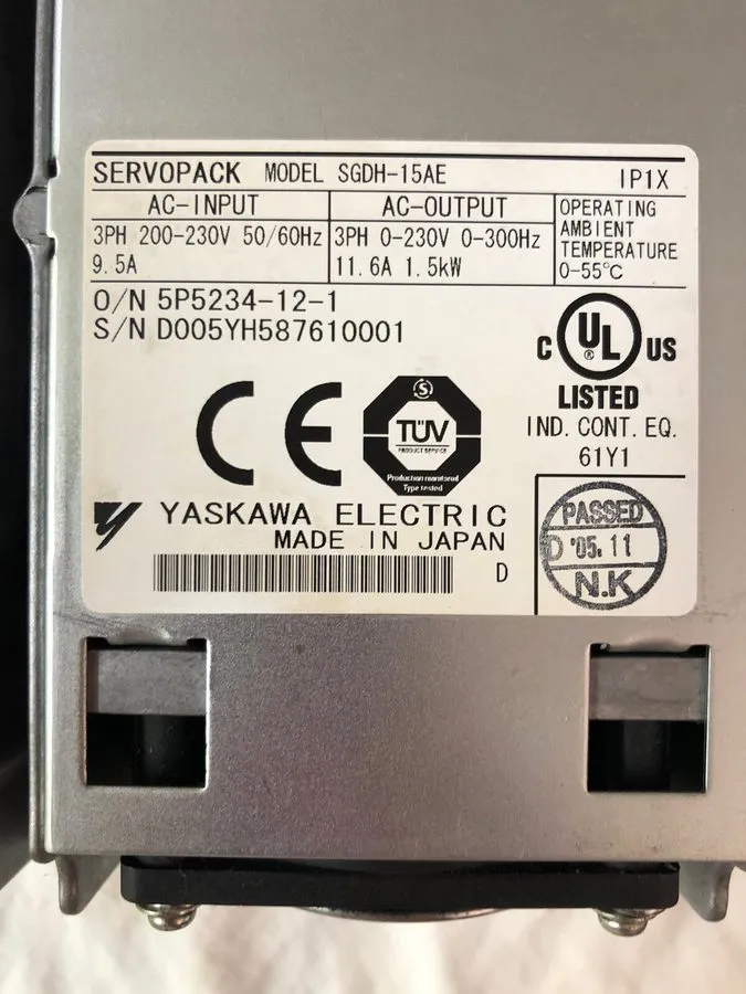 Сервопривод Yaskawa SERVOPACK SGDH-15AE Digital AC 3-Phase Servo Drive 200V 1.5k