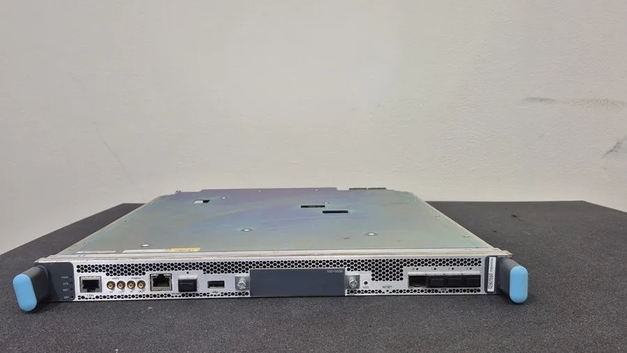 Коммутатор Juniper JNP10K-RE0 / 750-075572 — фото лота 1