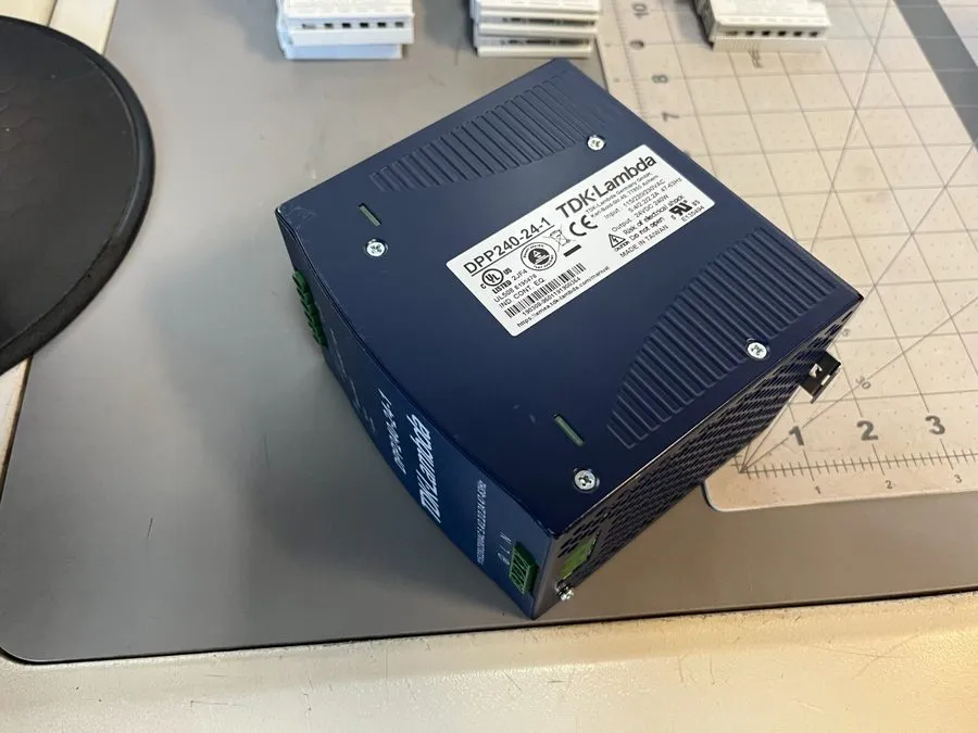 Блок питания TDK-Lambda DPP240-24-1 DIN Rail Power Supply 24VDC 10A 240W AC-DC